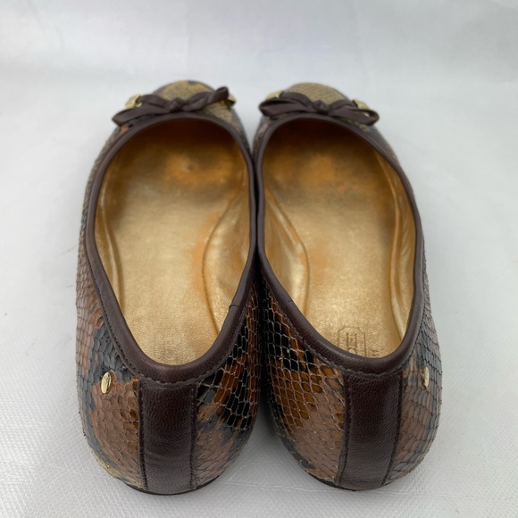 Coach Leather Stain Skin Flat Shoes Sz 7B - Picture 3 of 12
